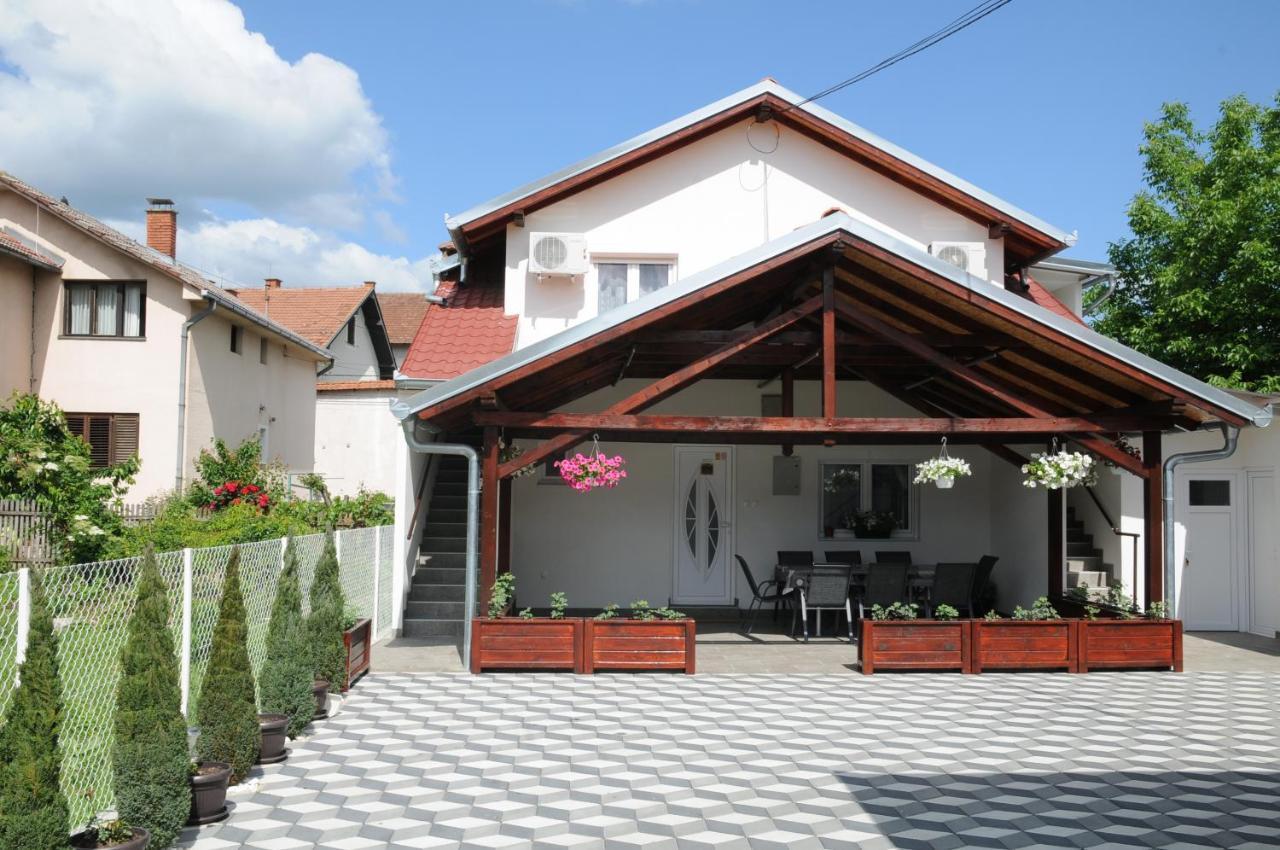 Favorit Apartments Čačak Buitenkant foto