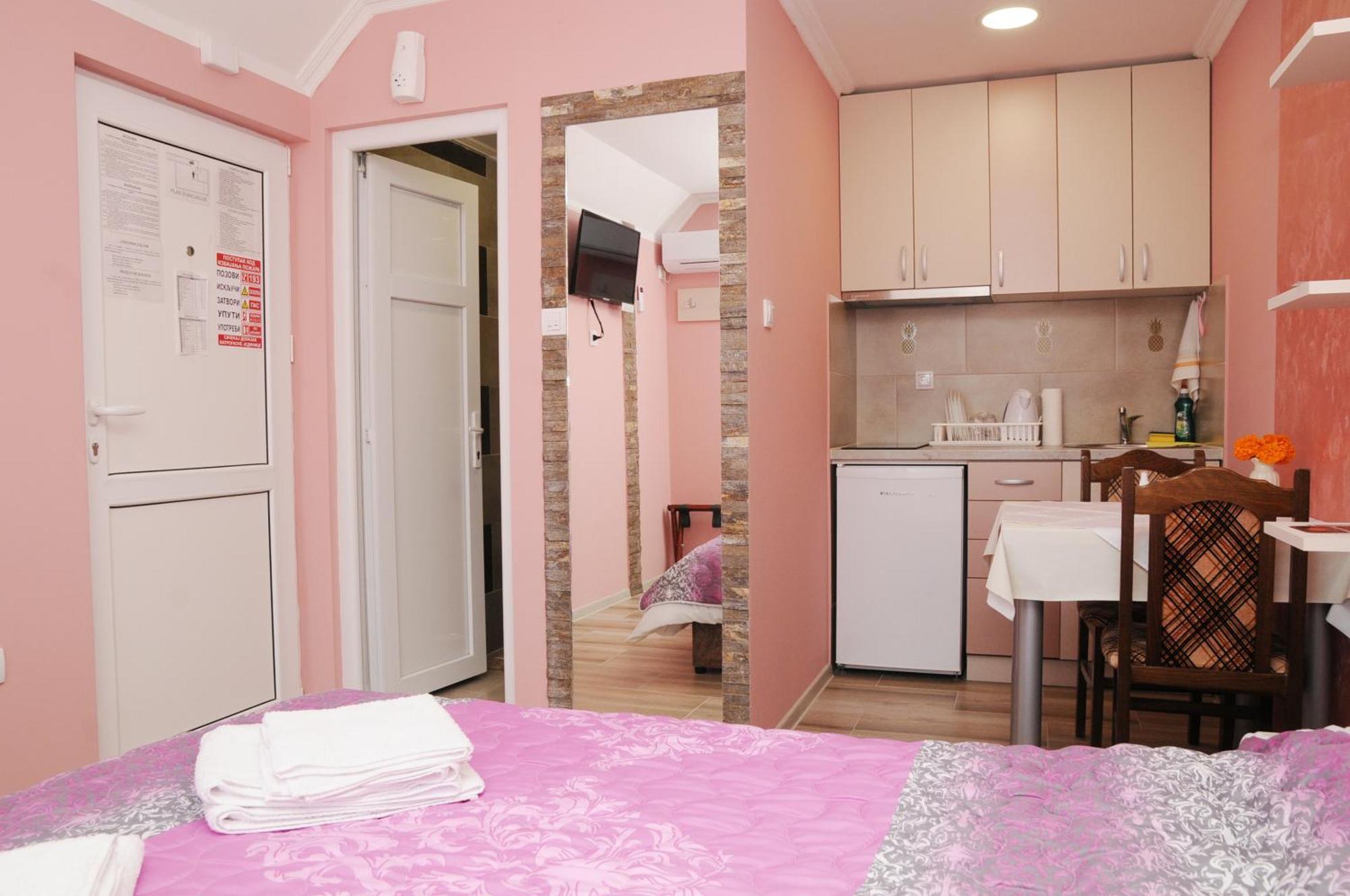 Favorit Apartments Čačak Kamer foto